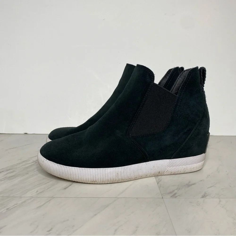 Sorel Out N About Slip On Wedge Black Suede Bootie 9